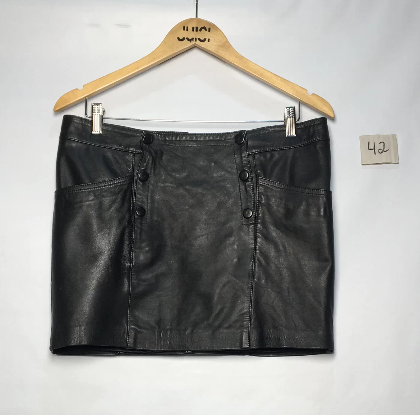 SAIA MINI COURO 6 BOTÕES LATERAL COM BOLSO