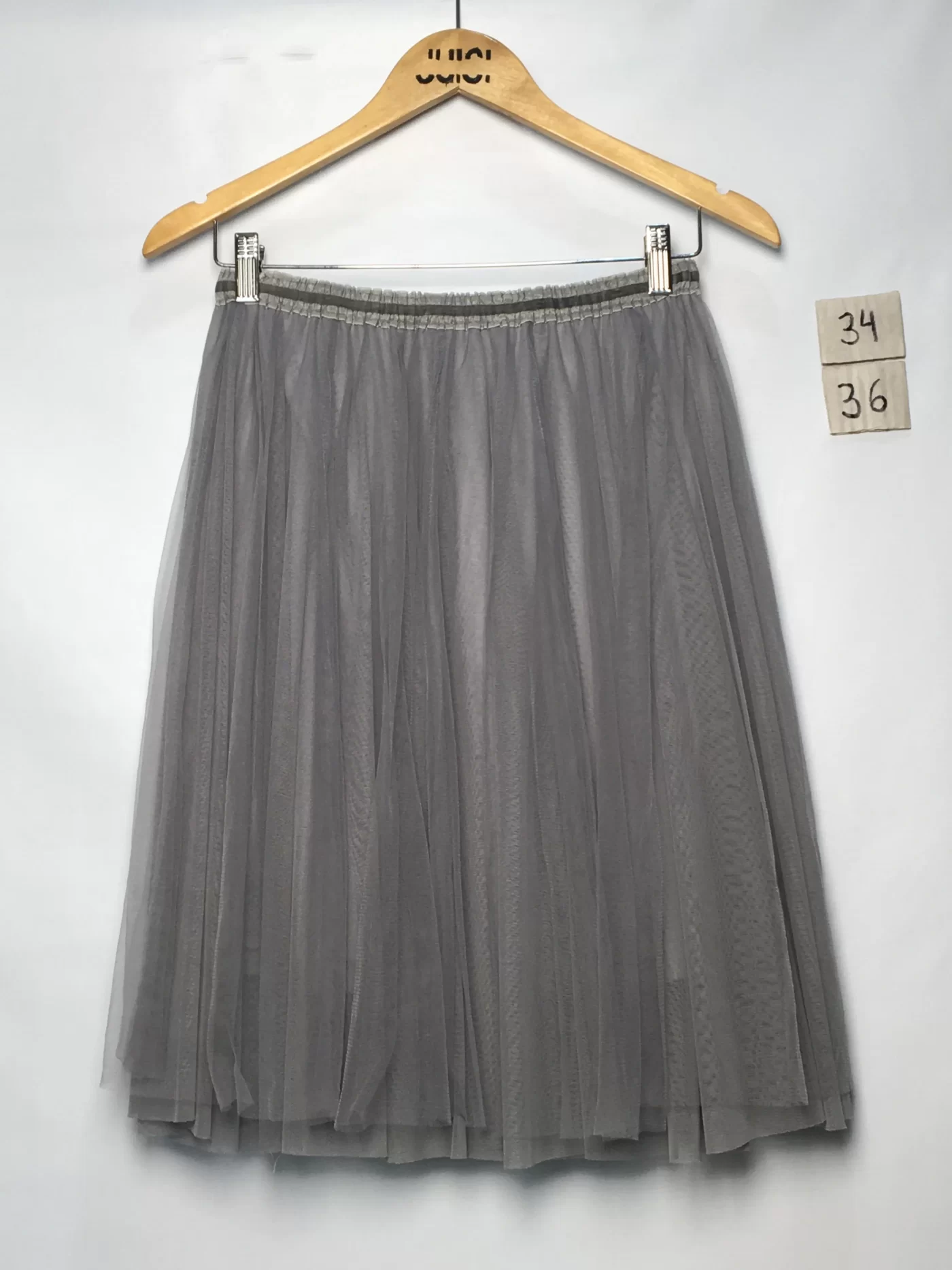 SAIA EM TULE CINZA CÓS ELASTICO