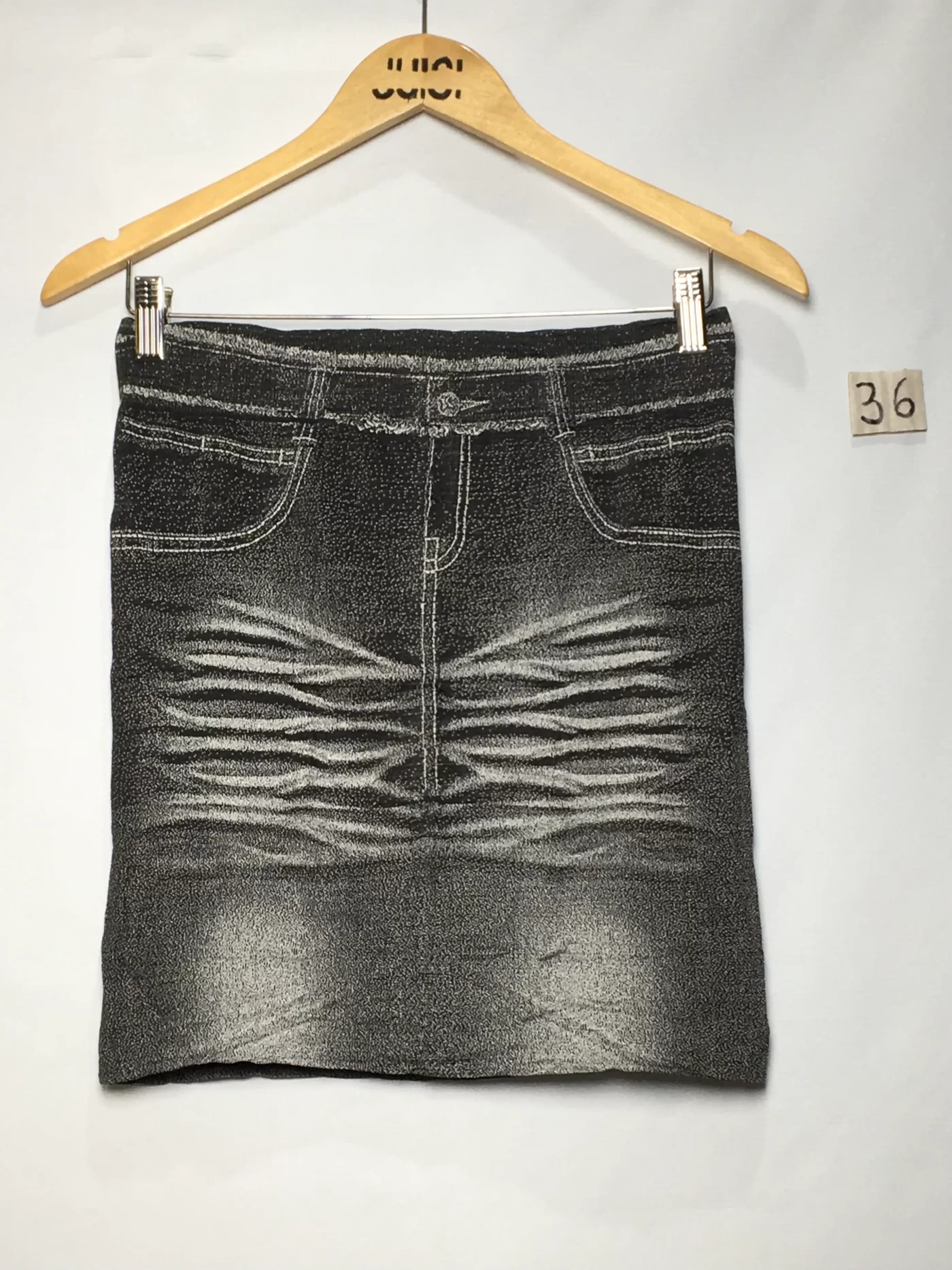 SAIA ELASTANO ESTAMPADA JEANS PRETO ENRRUGADA