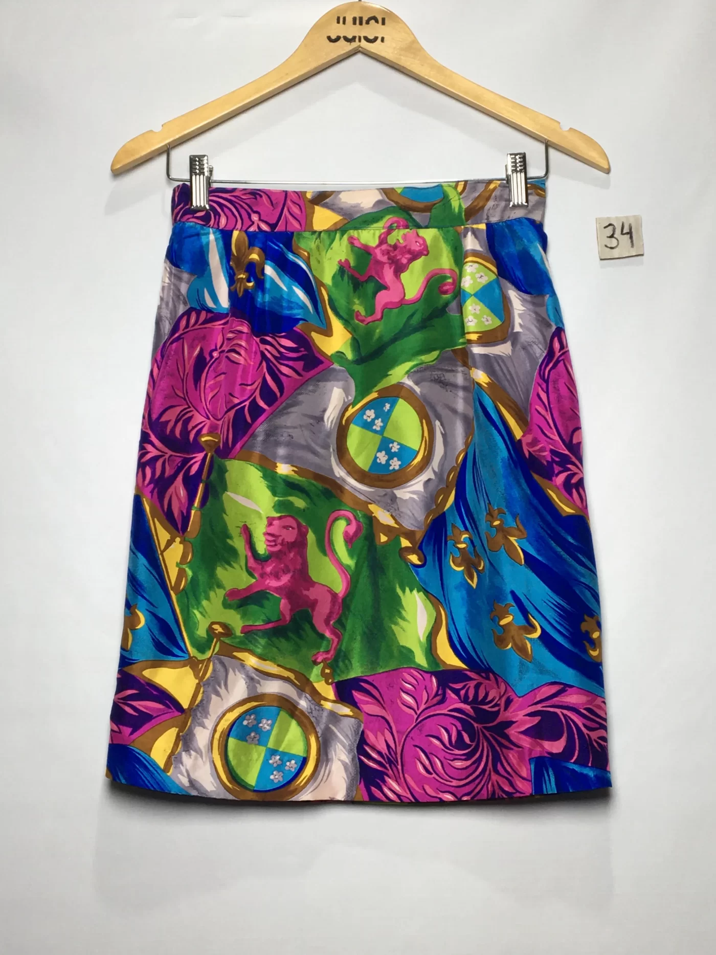 SAIA ESTAMPADA LEÃO CETIM DE SEDA