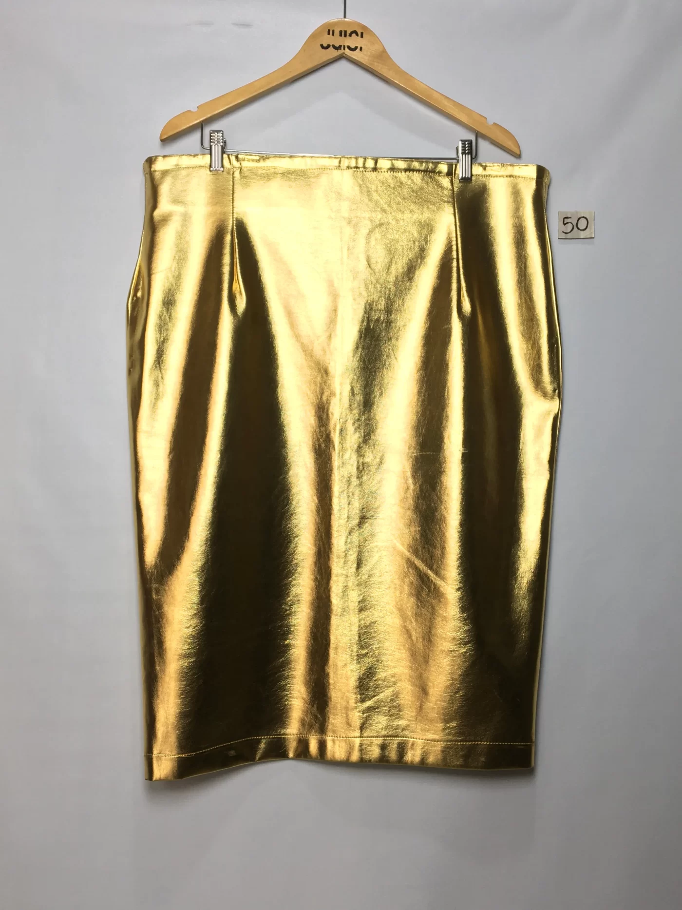 SAIA TECIDO DOURADO TIPO NAPA