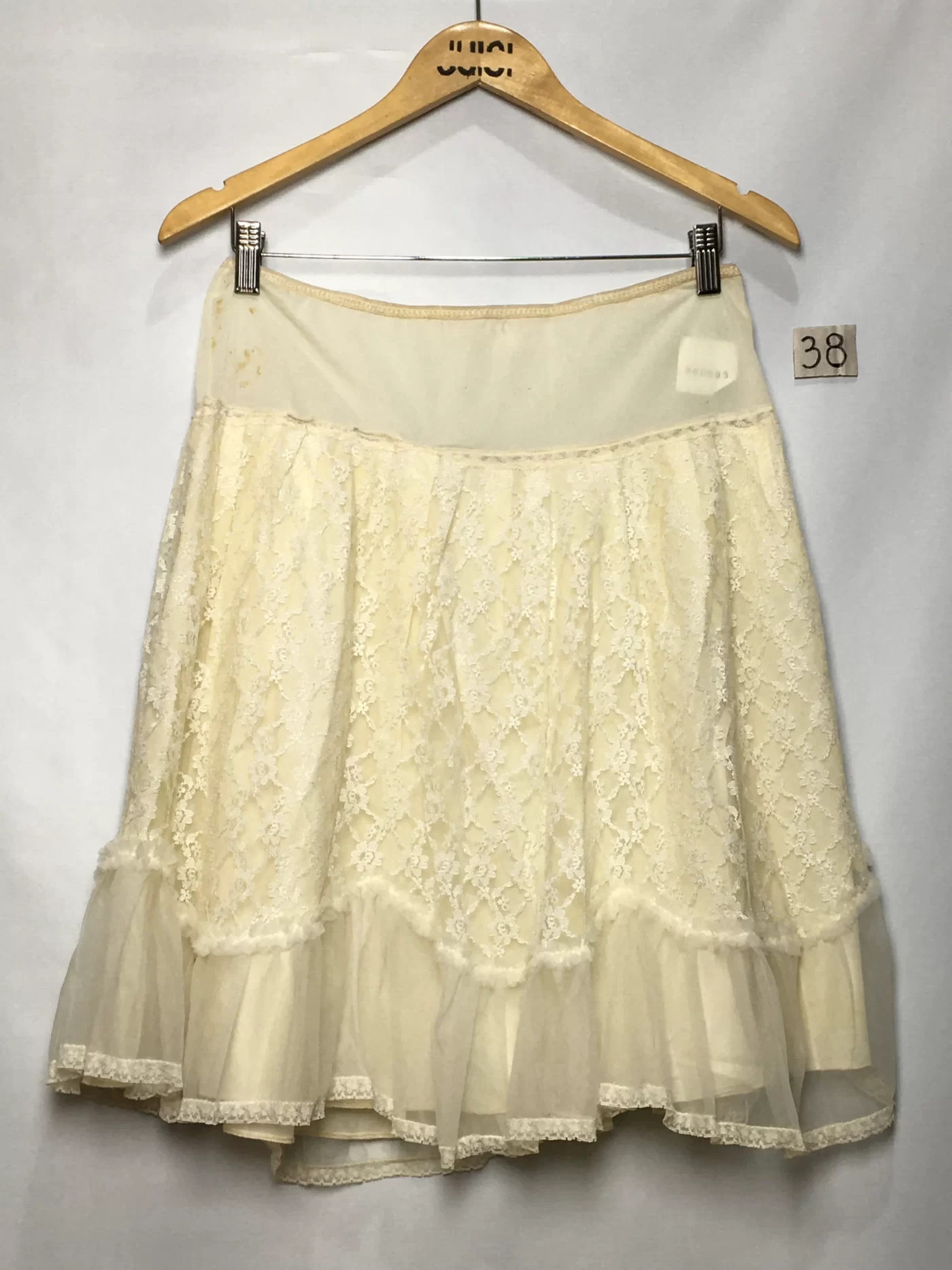SAIA OFF WHITE EM RENDA E TULE