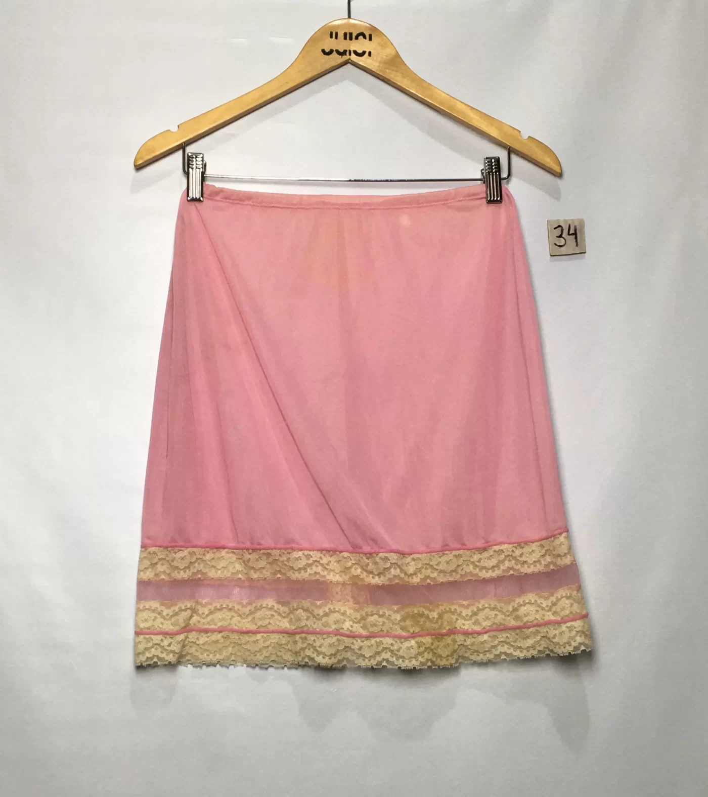 ANAGUA ROSA COM DETALHE DE RENDA NA BARRA