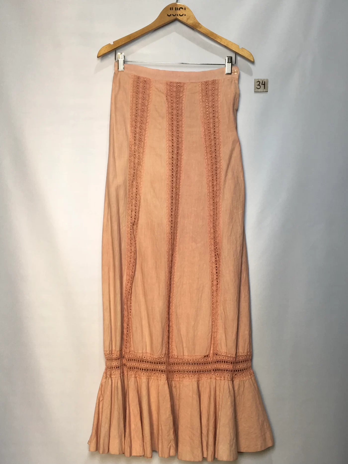SAIA LONGA BOHO ROSA CLARO COM DETALHES EM RENDA VAZADA