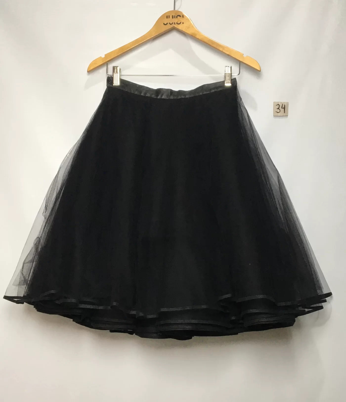 SAIA CURTA DE TULE PRETA RODADA
