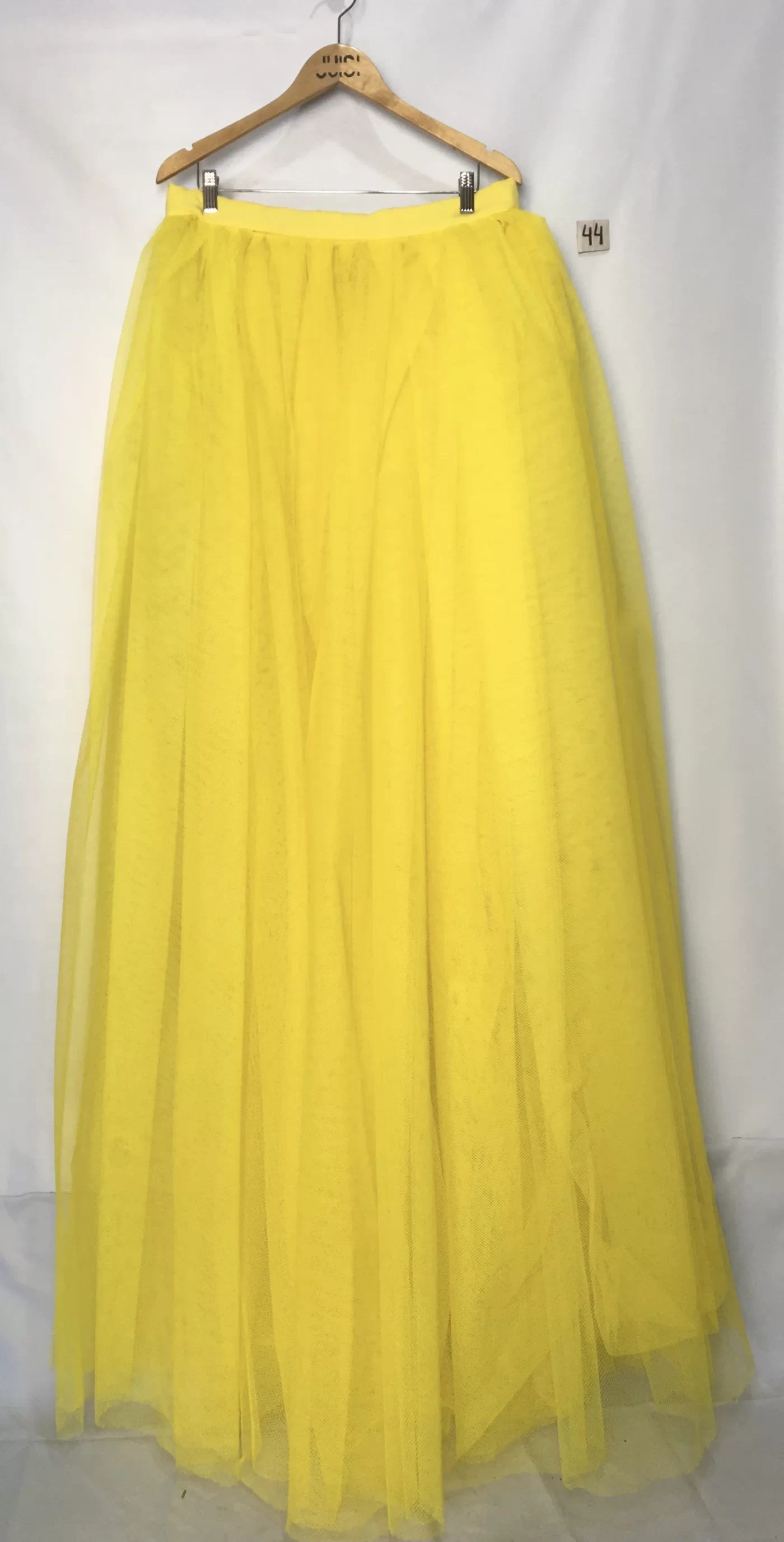 SAIA LONGA EM TULE AMARELO