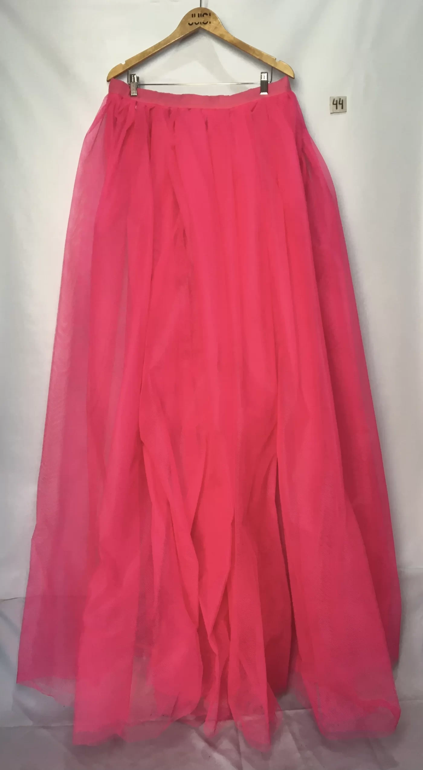 SAIA LONGA EM TULE PINK COM PREGAS